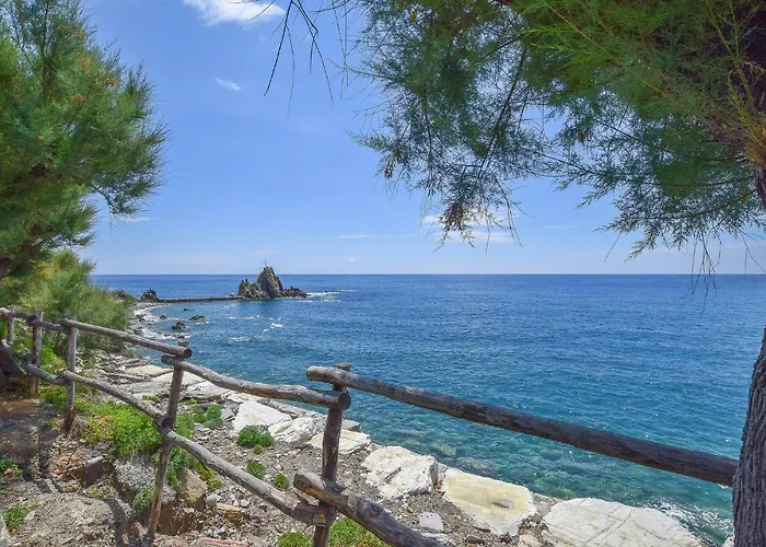 Nice Apartment In Moneglia With House Sea View